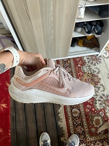 37,5 Beden Nike Pudra Rengi Yürüyüş Ayakkabısı