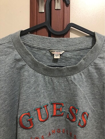 Guess Guess Tişört