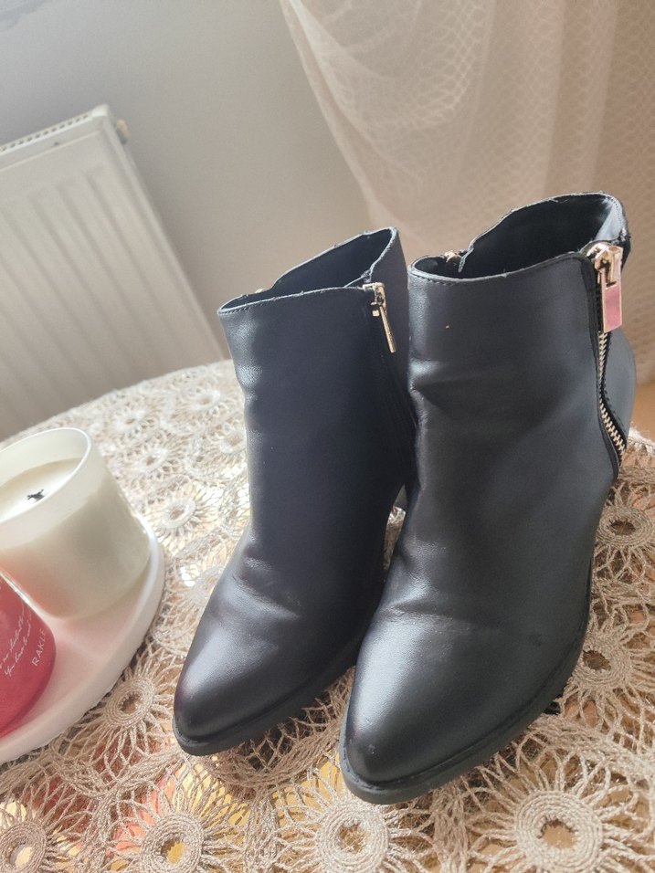 Deri Siyah Dolgu Topuklu Fermuarlı Bot - Görsel 2