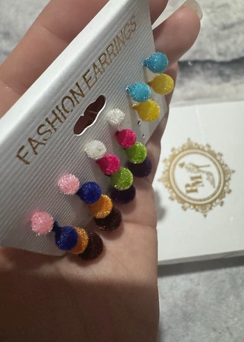 Renkli Boncuklu Mini Kadın Küpeler - Görsel 3