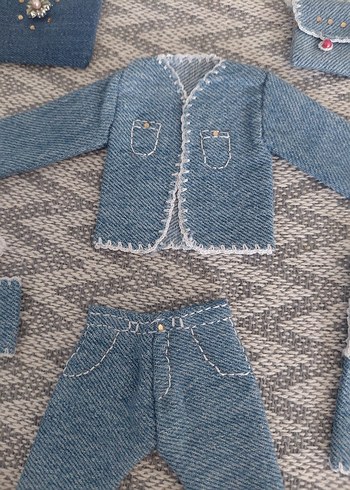 Barbie Bebek Kıyafetleri ve Çanta Seti - Görsel 2