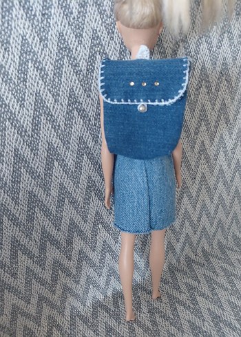 Barbie Bebek Kıyafetleri ve Çanta Seti - Görsel 5