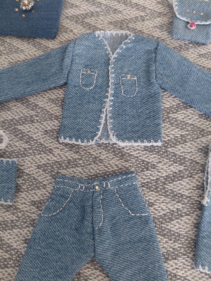 Barbie Bebek Kıyafetleri ve Çanta Seti - Görsel 2