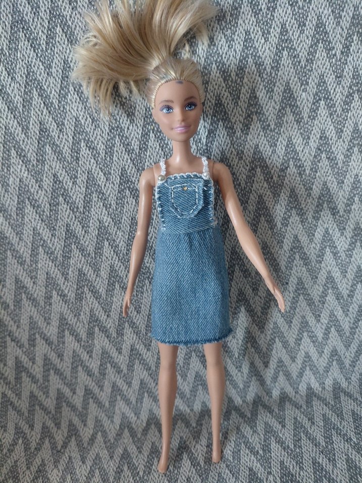 Barbie Bebek Kıyafetleri ve Çanta Seti - Görsel 4