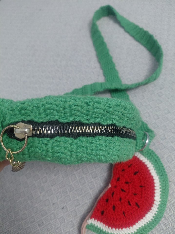 Renkli Nakışlı Örgü Karpuz Çanta ve Anahtarlık - Görsel 2