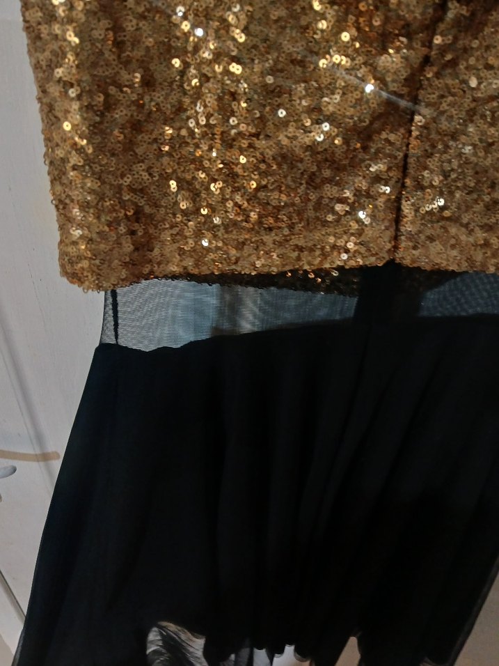 Parlak Altın Drapeli Midi Elbise - Görsel 3