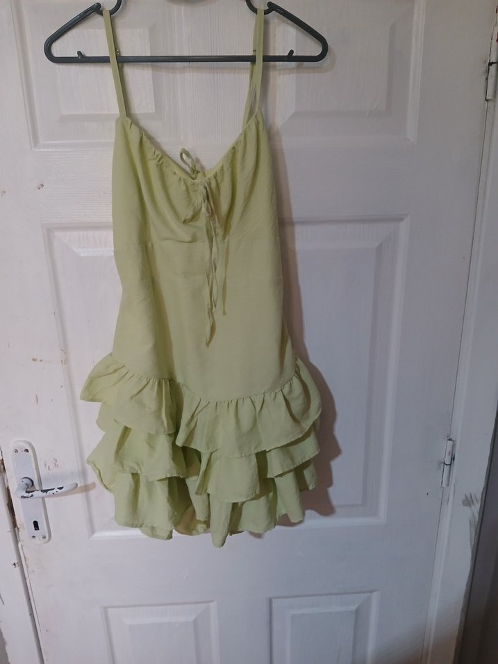 Yeşil Katlı fırfırlı mini elbise - Görsel 4