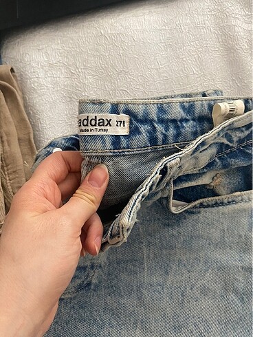 27 Beden mavi Renk yırtık jean