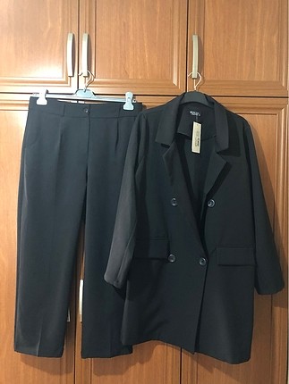 siyah ceket pantolon takım