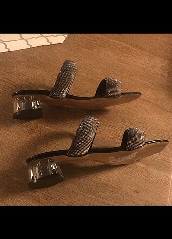 Gina Swarovski Taşlı Terlik