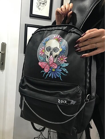 Rock tasarımlı sırt çantası