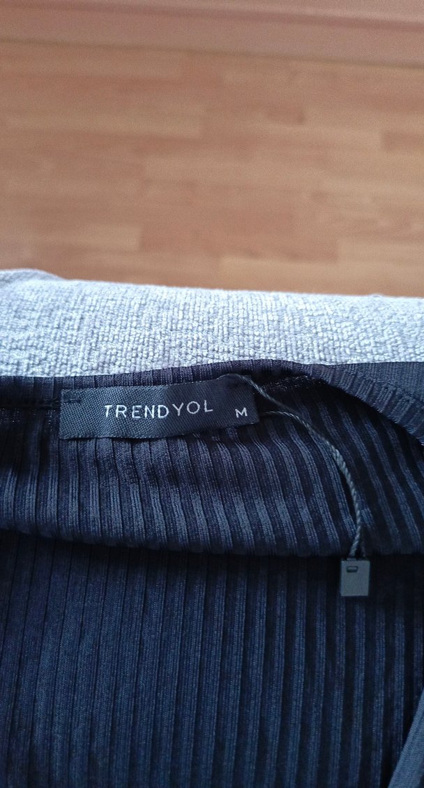 Uzun Siyah V Yakalı Kadın Elbise - Görsel 4