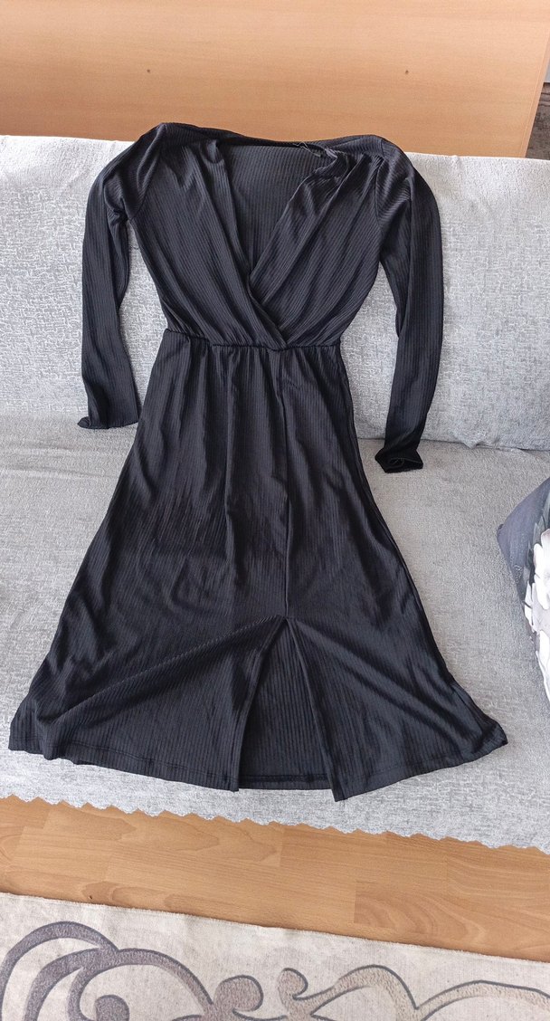 Uzun Siyah V Yakalı Kadın Elbise - Görsel 3