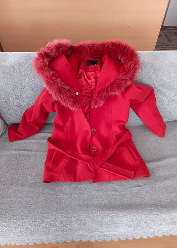 Kürk Detaylı Kırmızı Kısa Kadın Kaban - Görsel 3
