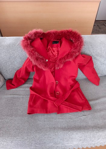 Kürk Detaylı Kırmızı Kısa Kadın Kaban - Görsel 2