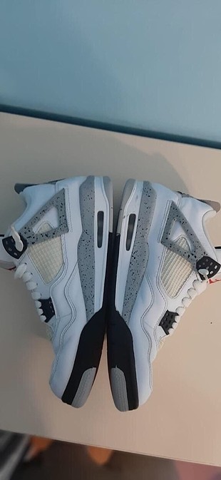 Air Jordan 4