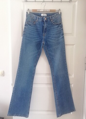 Stradivarius flare jean 