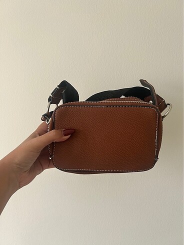 Stradivarius kol çantası