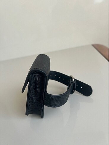 Bershka kayışlı cüzdan - Görsel 4