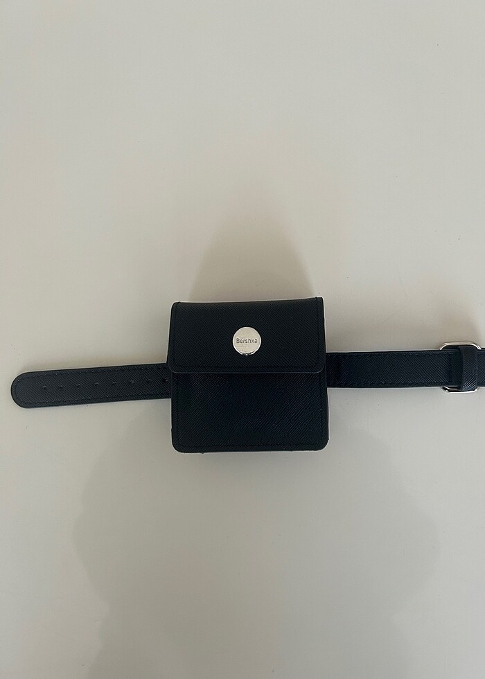 Bershka kayışlı cüzdan - Görsel 2