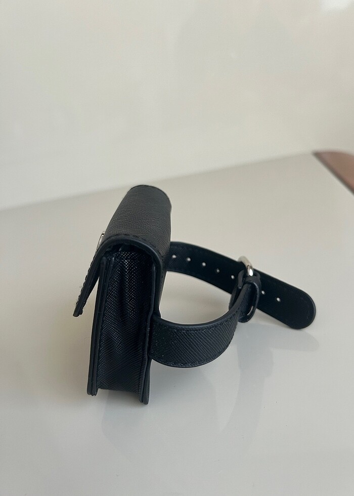 Bershka kayışlı cüzdan - Görsel 4