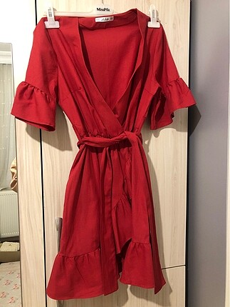 Elbise kırmızı