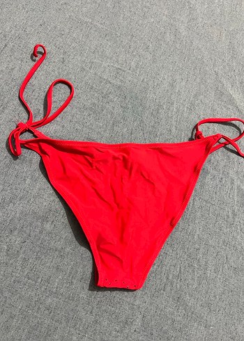 Pul Detaylı Kırmızı İpli Bikini Altı - Görsel 3