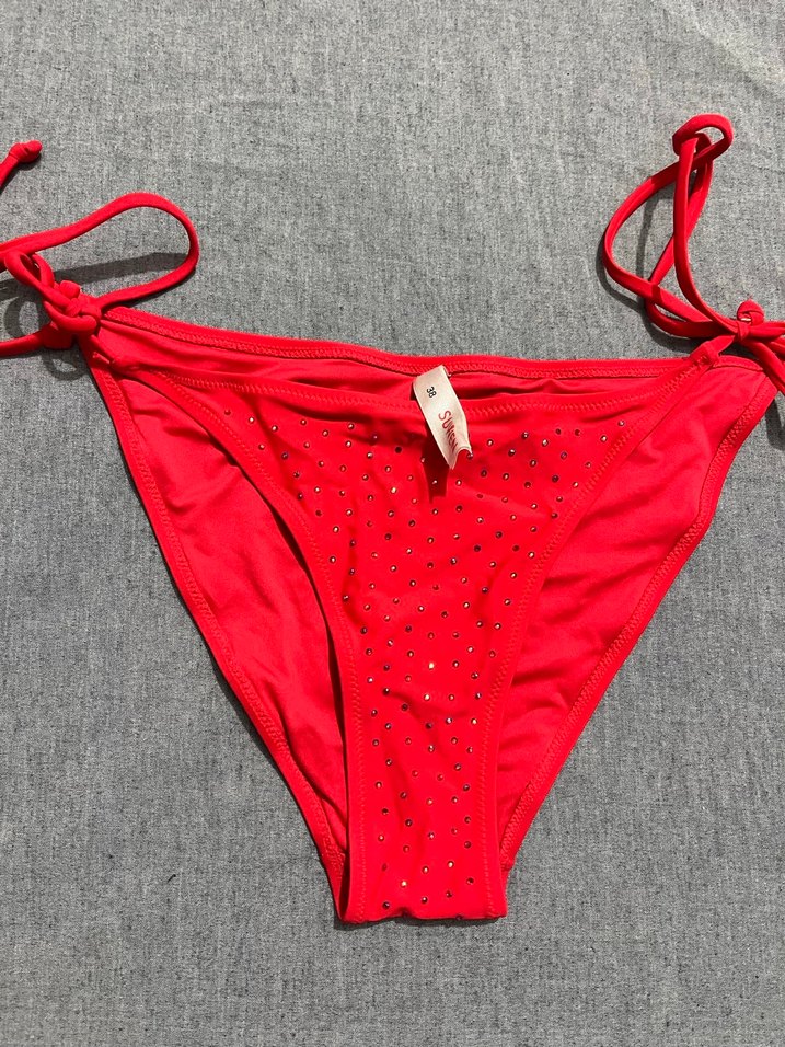 Pul Detaylı Kırmızı İpli Bikini Altı - Görsel 2