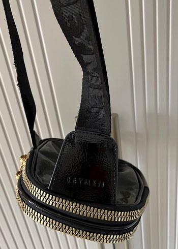 Beymen Parlak Siyah Yılan Derisi Desenli Deri Çanta - Görsel 3