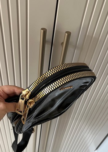 Beymen Parlak Siyah Yılan Derisi Desenli Deri Çanta - Görsel 7