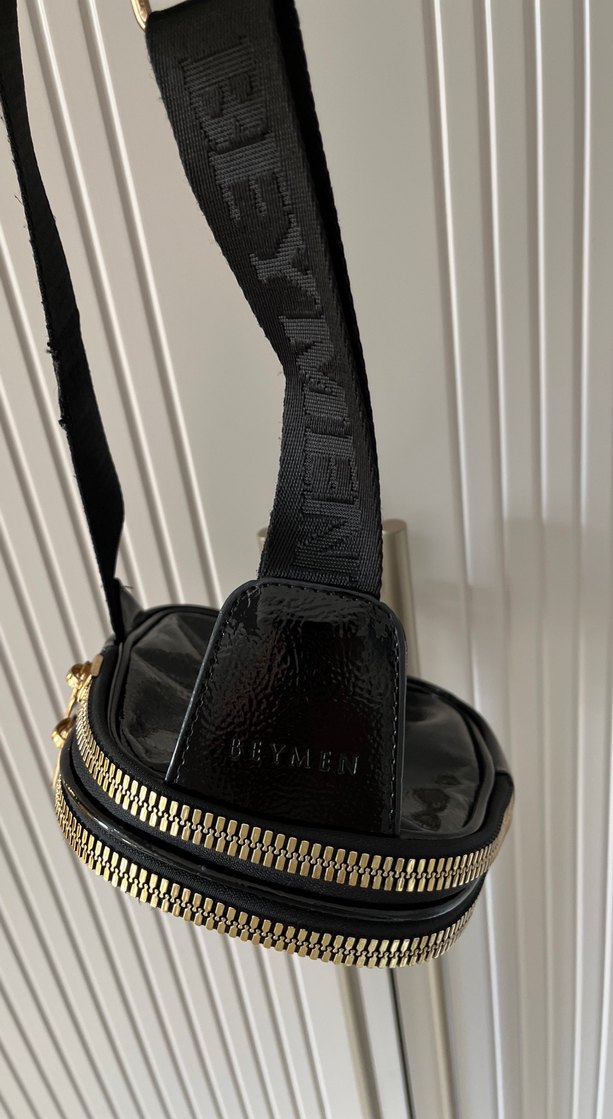 Beymen Parlak Siyah Yılan Derisi Desenli Deri Çanta - Görsel 3