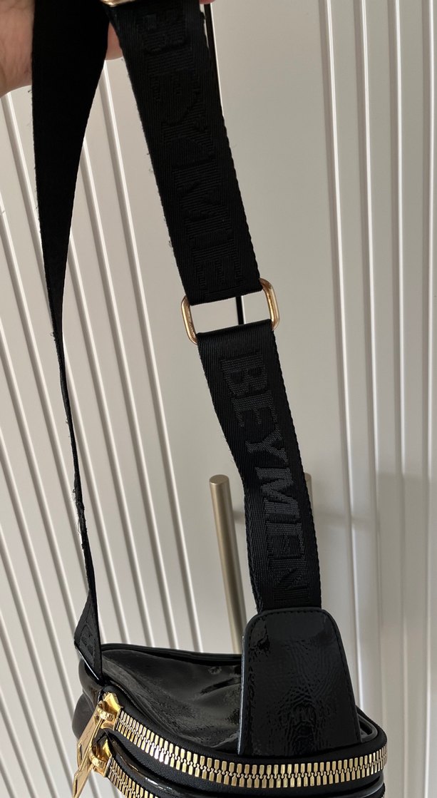 Beymen Parlak Siyah Yılan Derisi Desenli Deri Çanta - Görsel 4