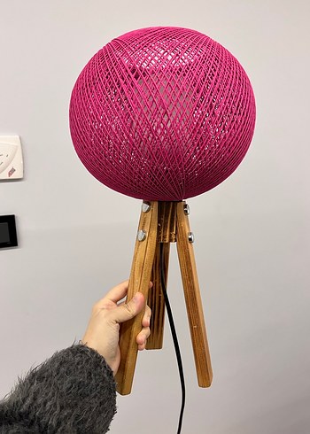 Pembe İp Detaylı Ahşap Tripod Masa Lambası - Görsel 11