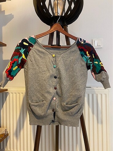 On Fashion İşlemeli Hırka