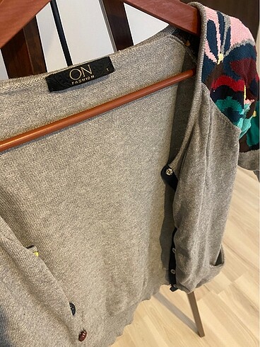 s Beden On Fashion İşlemeli Hırka