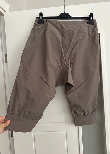 Bej Kemerli Kısa Bol Kesim Kadın Kumaş Pantolon - Görsel 3