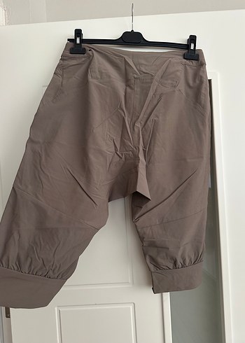 Bej Kemerli Kısa Bol Kesim Kadın Kumaş Pantolon - Görsel 4