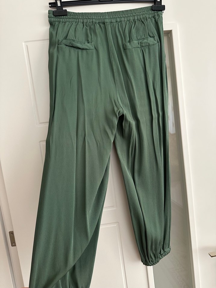 Kadın Yeşil Piliseli Salaş Uzun Kumaş Pantolon - Görsel 4