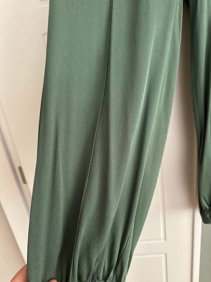 Kadın Yeşil Piliseli Salaş Uzun Kumaş Pantolon - Görsel 3