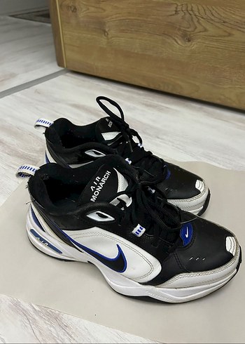 Nike Monarch Spor Ayakkabı
