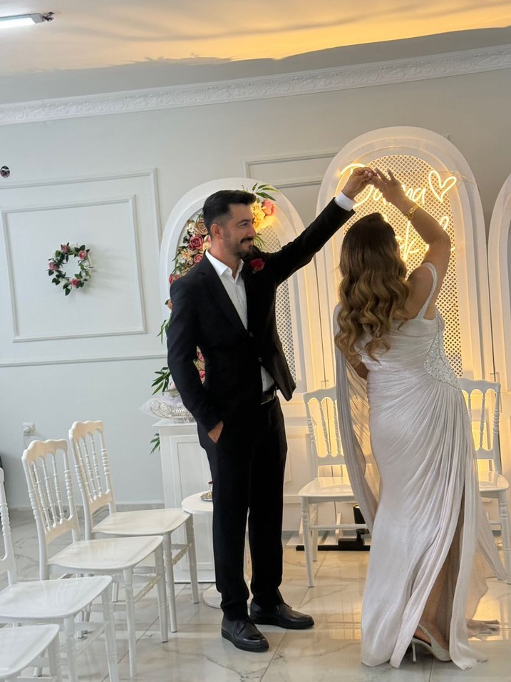 Beyaz Drapeli Uzun Abiye Elbise - Görsel 2