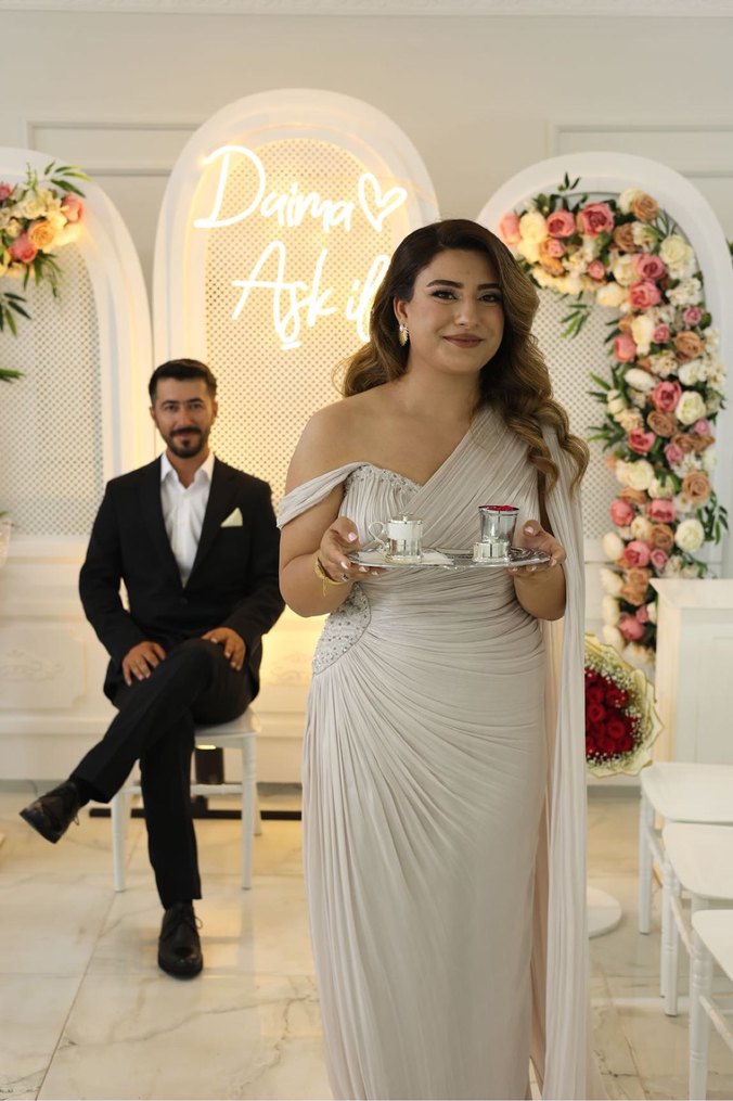 Beyaz Drapeli Uzun Abiye Elbise - Görsel 3