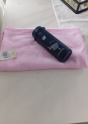 Pembe Çocuk Termos Şişesi ve Battaniye Seti