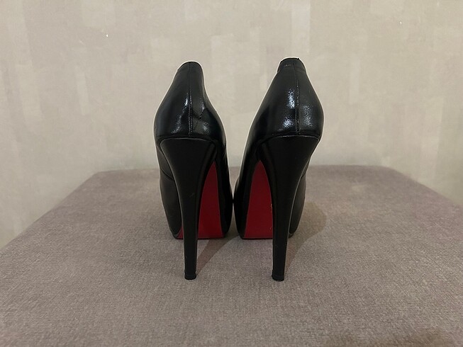 Diğer 15 cm platform hiç giyilmedi 36 numara kırmızı taban