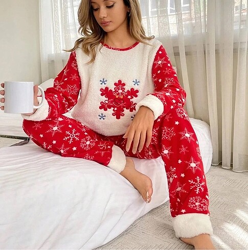 Peluş Pijama Takımı