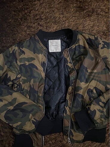 pull and bear mont