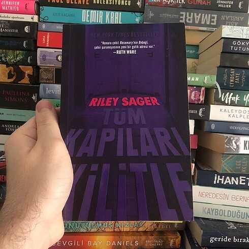 Tüm Kapıları Kilitle - Riley Sager - Yabancı Yayınları