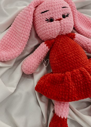 Beden Renk Pembe ve kırmızı peluş oyuncak tavşan