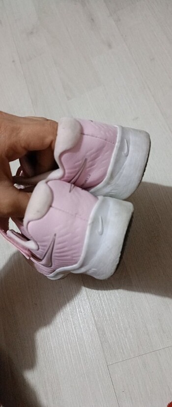 32 Beden Nike orijinal kız çocuğu ayakkabısı pembe