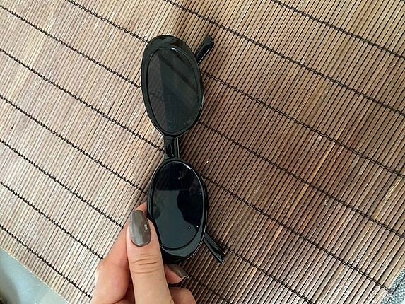 BERSHKA OVAL GÖZLÜK